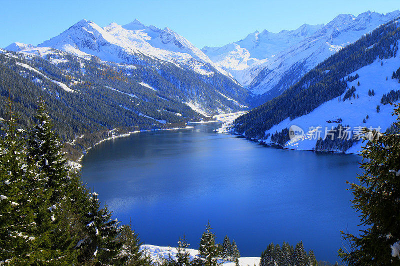 Speicher Durlassboden:奥地利Tirol / Zillertal的高山湖泊景观